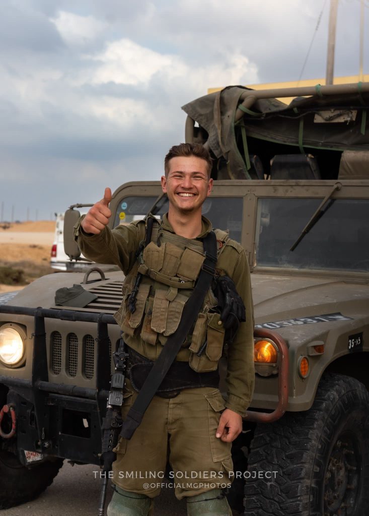 The late Omri Schwartz. From the “Smiling Soldiers” project, photo: officialmgphotos.