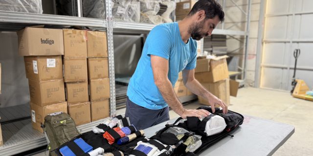 Distribution of rescue kits and medical equipment to emergency response squads in Be’er Sheva. Photo: Adi Kenan.