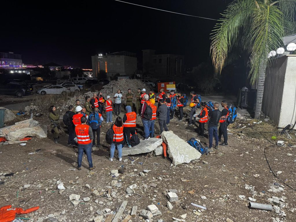 פעילות החריום של הג'וינט - צוות החילוץ מטמרה באימון.