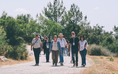 פעילות משתתפי התוכנית בנאות קדומים. צילום: גיא חמוי